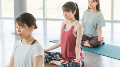 頑張りすぎた体と心をゆるめるヨガ体験会